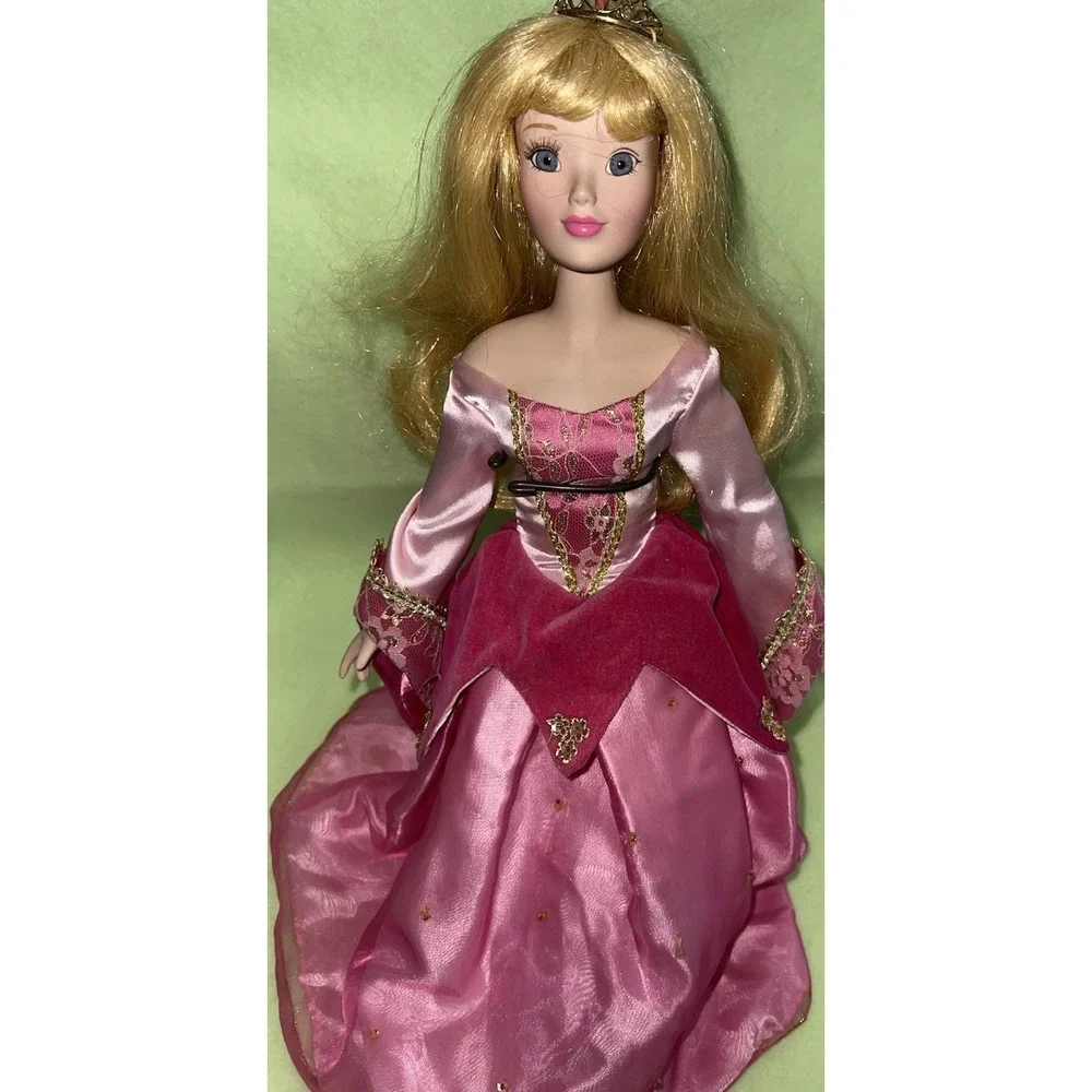 Disney Princess Aurora 16 Inch Porcelain Doll (8/b58)
